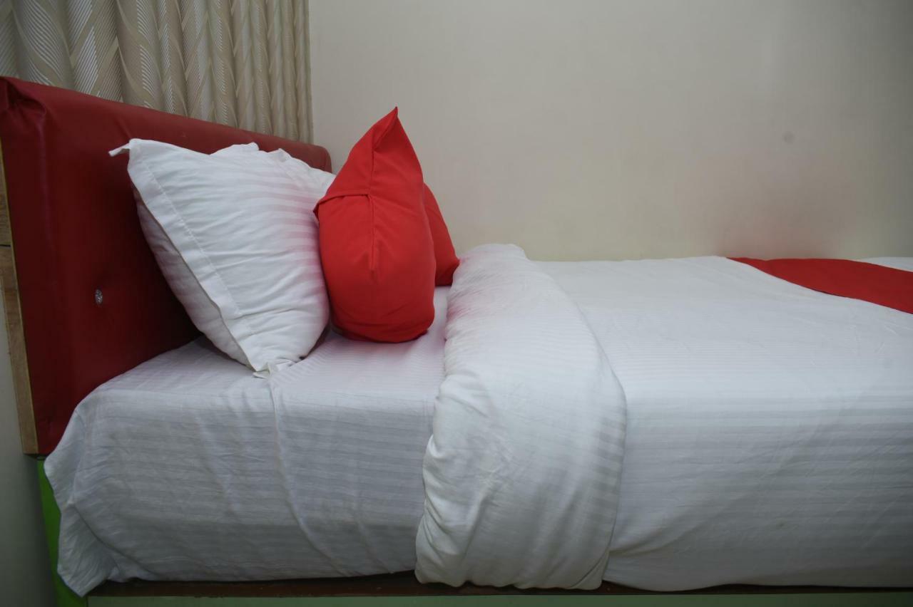 Oyo 45320 Hotel Mars Agartala Exterior foto
